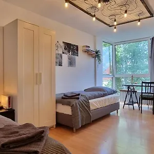 Black&White Designer Business Apartment für 4 mit Küche+5G WLAN+Netflix Nahe der City Apartment